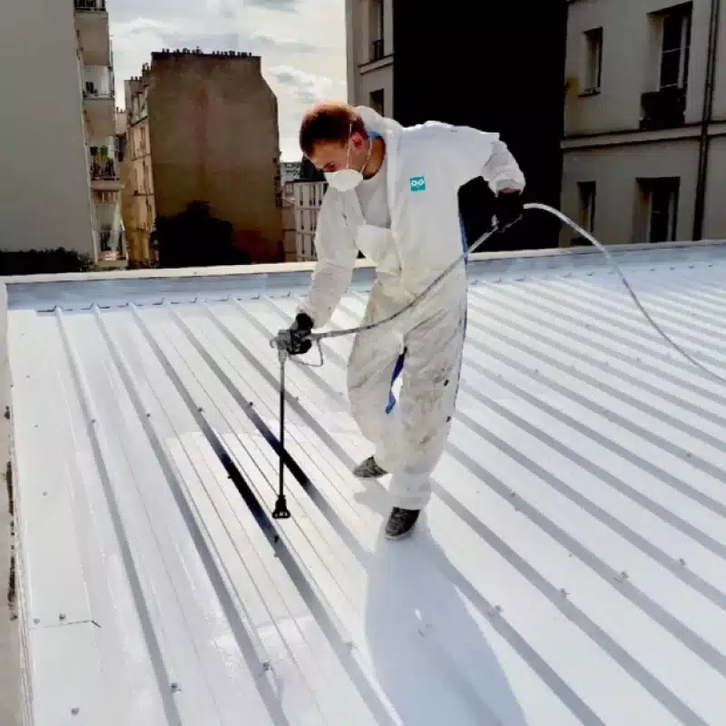 xCool-Roof-paint-application-1.jpg.pagespeed.ic.HUK53uLVfL